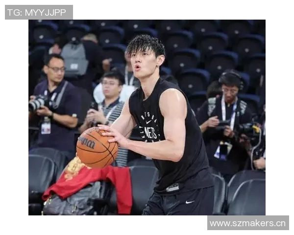 曾凡博在中国赛表现平平被篮网裁掉10分钟无得分仅有1次抢断